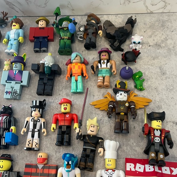 Roblox large lot of figurine toys - Picture 5 of 15